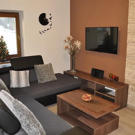 Apartman Chopok Juh Eva דירה *
